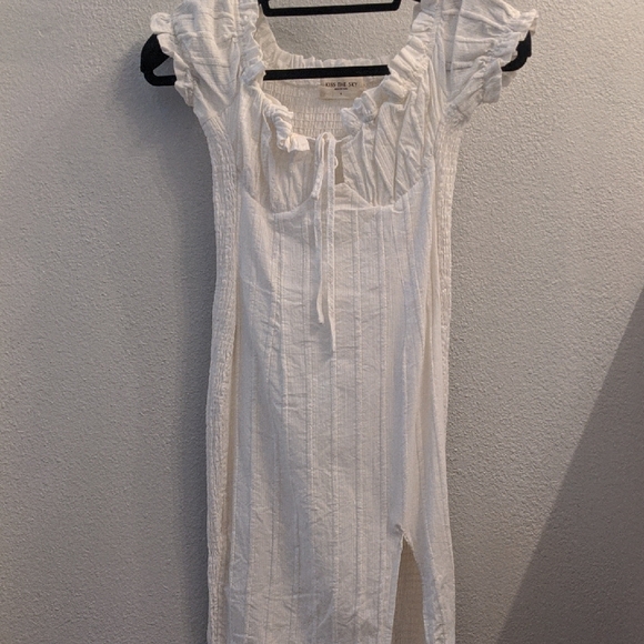 Chic White Ruffled Cotton Mini Dress - Picture 1 of 10